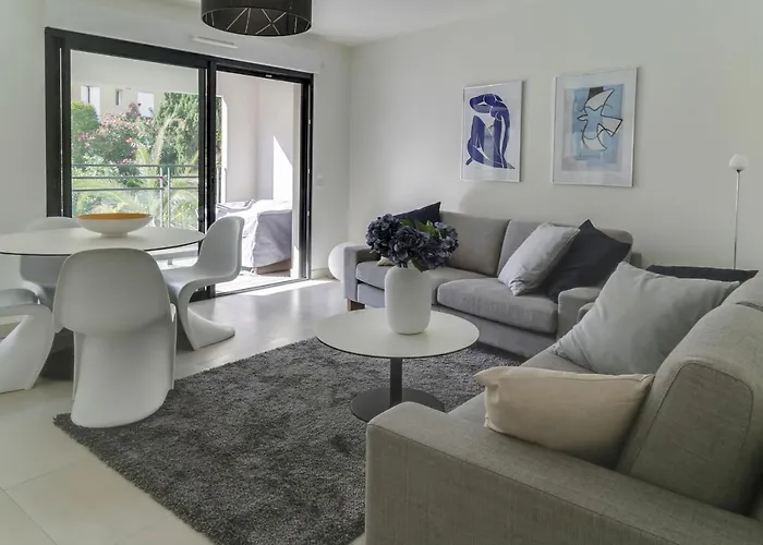 Immogroom- Modern - Elegant - Close To The Beach -Ac