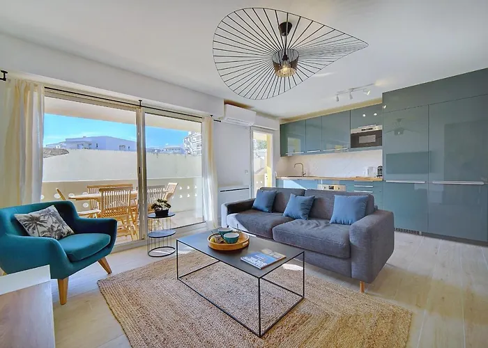 Immogroom- Renovated- Large Terrace- Ac- Shops- Parking