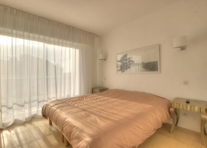 Ver6-Two Bedrooms Cannes Center