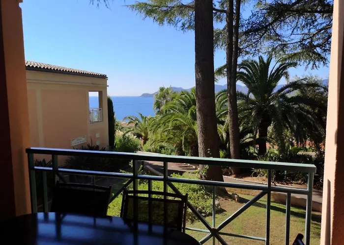Duplex vue mer spendide, terrasse piscine jardins parking