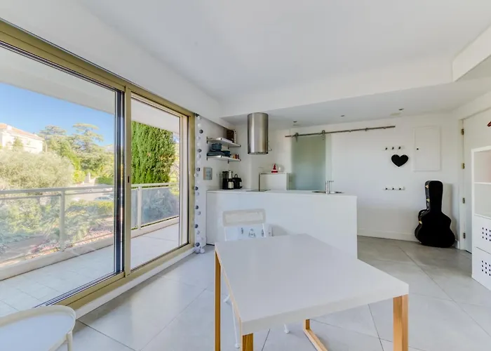 Modern Design Studio - Piscine - Residence Standing - Clim - Wifi - Terrasse