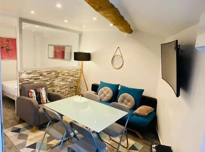 Appartement Avec Balcon Au Coeur Du Suquet