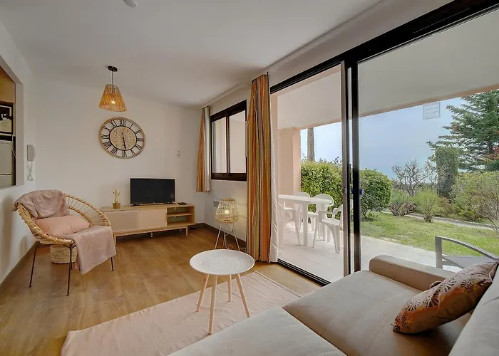 Immogroom - 3 Rooms Renovated - Pool - Terrace - Garden - Parking