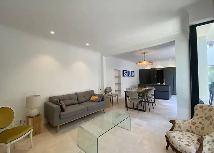 C081-Magnifique Maison - Cannes Vallergues