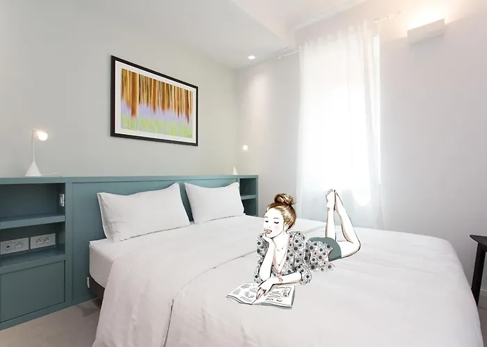 Pure & Chic 2Beds/2Baths In Centre!