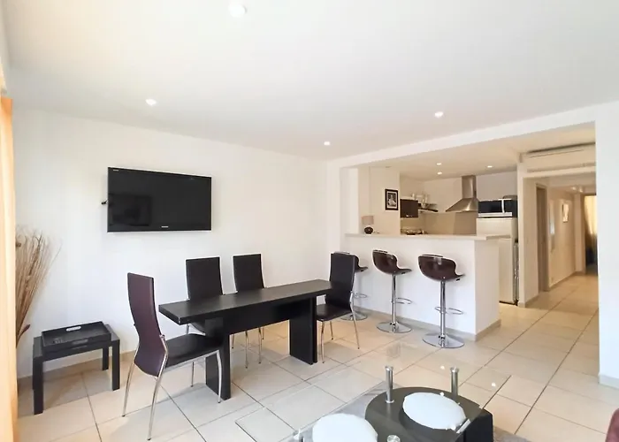 Viva Riviera 2 Bedrooms 2 Bathrooms Rue Florian