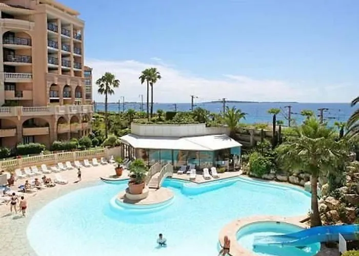 Appartamento In Riva Al Mare A Cannes