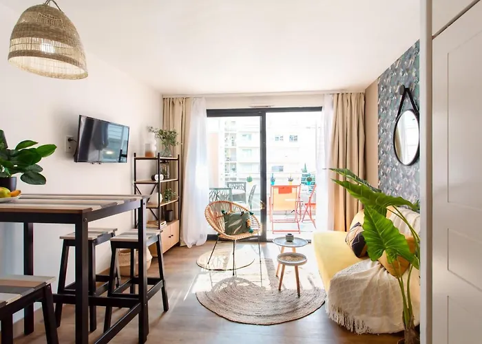 C1 Clemenceau Pool Balcony Bath Ac 2Mins Walk To Sand Beach