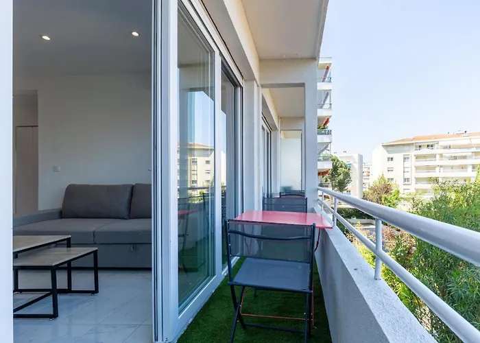 Le Cirodde One Bedroom Apt Completely Renovated Behind The Martinez Hotel