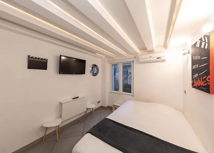 Beautiful Studio 14 M For 2 With Wi-Fi Downtown