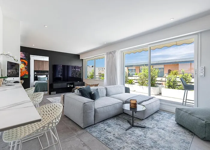Luxurious Penthouse Rooftop Martinez Croisette