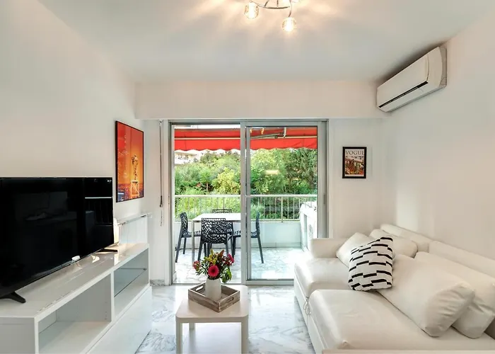 Appartement 2 Pieces Au Calme Proche Martinez Avec Parking Prive