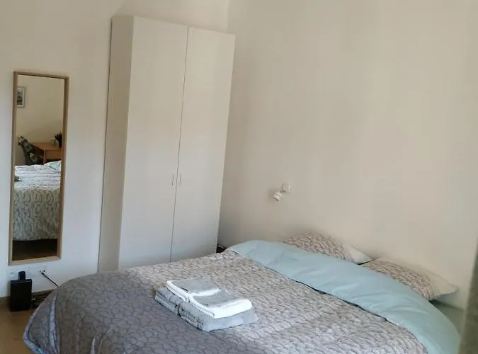 Studio Cannes A 5 Mn A Pied De La Gare Tout Confort Avec Balcon