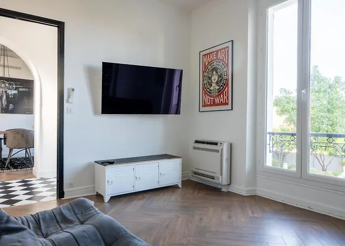 Beautiful Home W/ Ac - Close To Exhibition & Beach