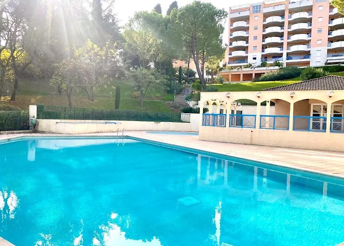 2P Garage Piscine Tennis