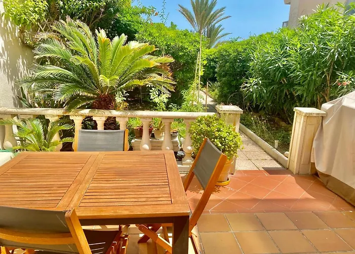 Cannes - Beachfront With Private Garden - Palm Beach Croisette