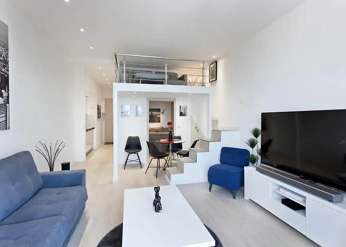 Ref 1196 - Cannes Croisette - Sea View Apartment For Rent