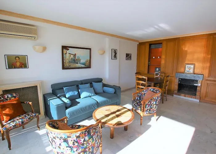 Appartement 80 M2 Au Centre-Ville De Cannes