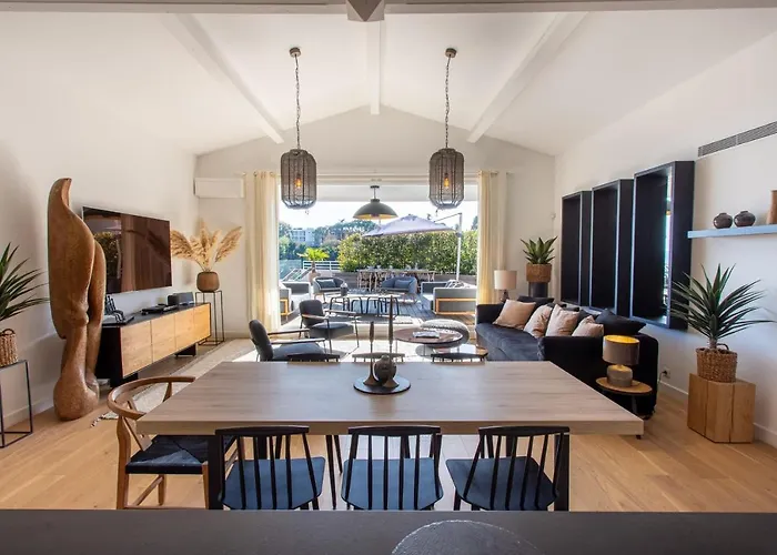 Hibiscus Penthouse
