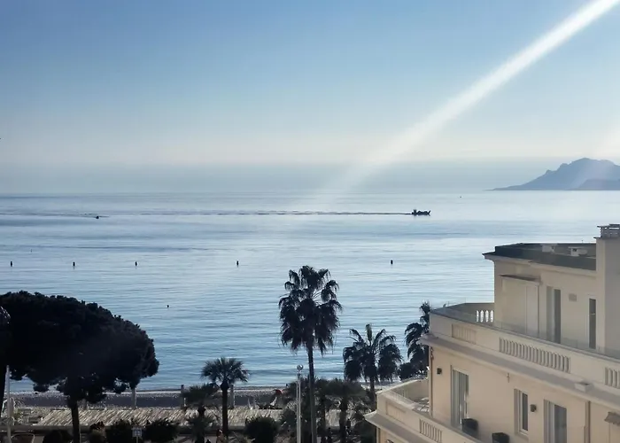 Croisette Vue Mer Laterale