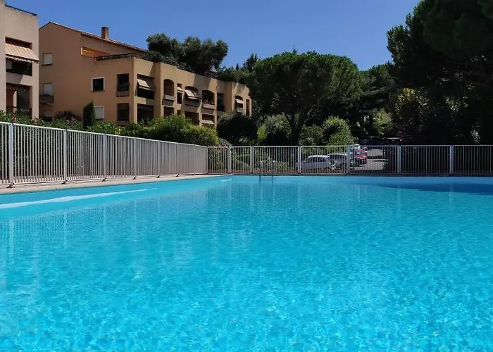 Appartement De Charme Wi-Fi ,Clim, Garage Jardin Prives, Piscine Environnement Arbore