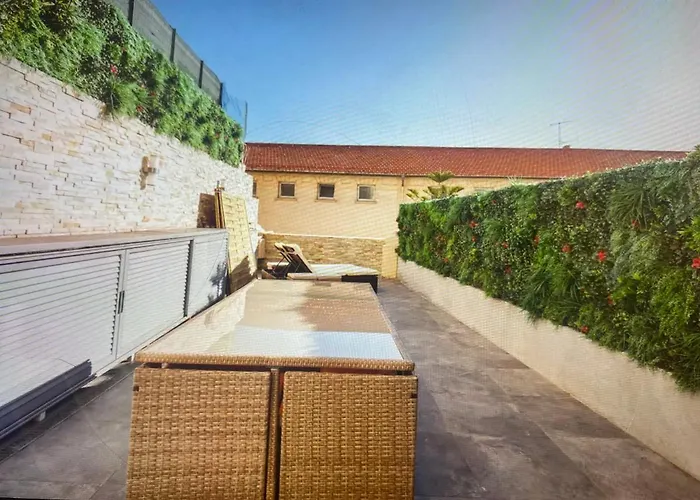 Appartement Avec Terrasse Centre-Ville Croisette