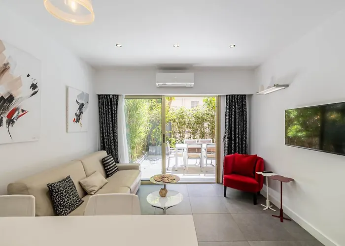 Stunning 2 Bedroom Flat, 2 Min From The Croisette