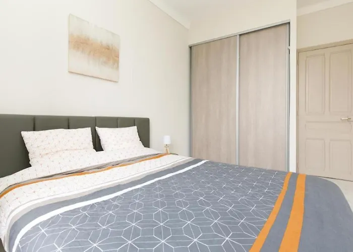 Bright And Elegant Renovated Two Rooms - Near Suquet