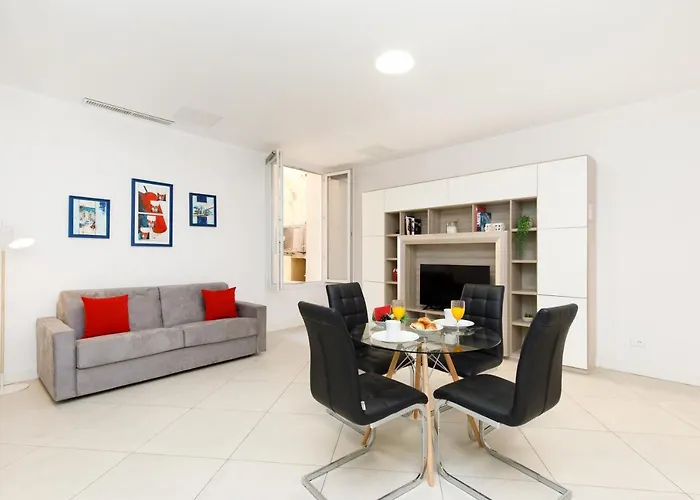 Appartement, plein coeur de Cannes, 70m du Palais
