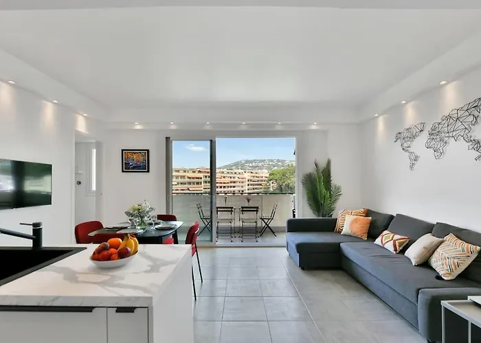 Croisette Beach - Modern 2 Bdrs Best Location!