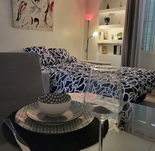 Grand Studio, Parking Prive, Cuisine Separee
