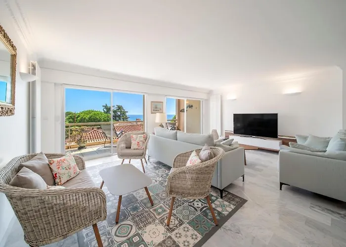 Renovated Apartment 155M2 3Br6P - Cannes Palm Beach