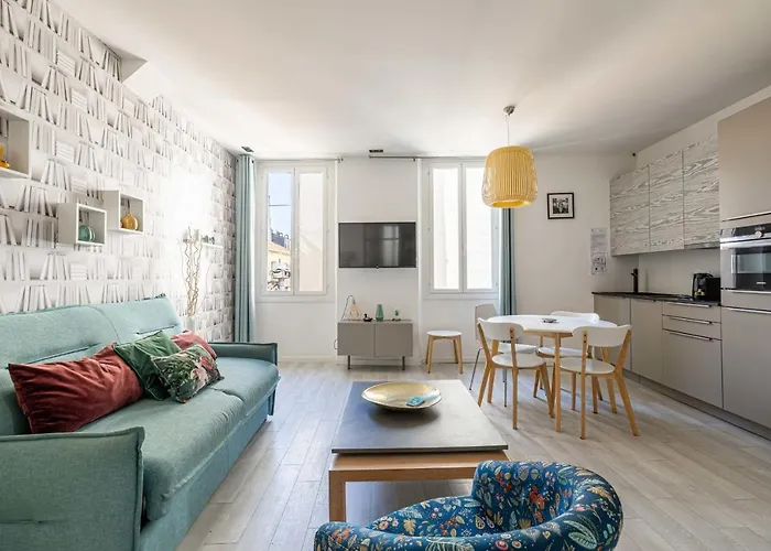 Magnificent Flat - 66M2 Rue Meynadier - 2Br6P