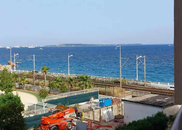 Bocca Baie T2 En Bord De Mer - Axelle Loc Appart