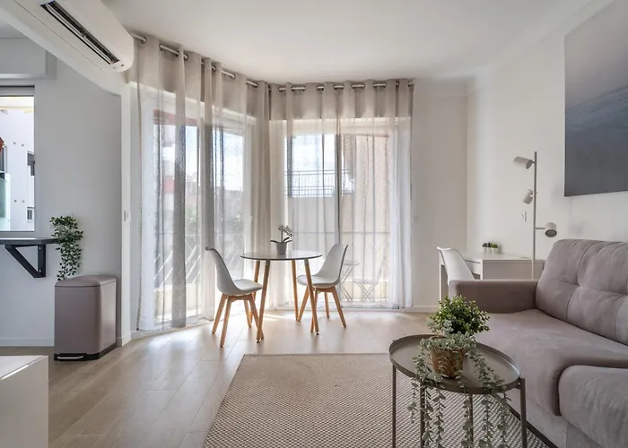 Studio Calme Et Climatise Au Coeur De Cannes