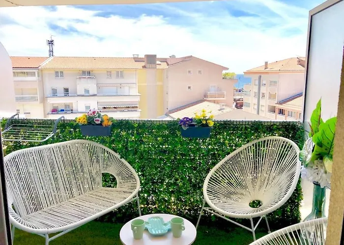 Cannes La Bocca, F1+Cabine, Clim, Mer A 5Min Pieds