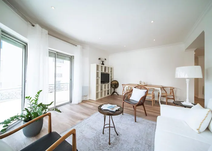 Ref 1933 - Cannes - Apartment For Rent