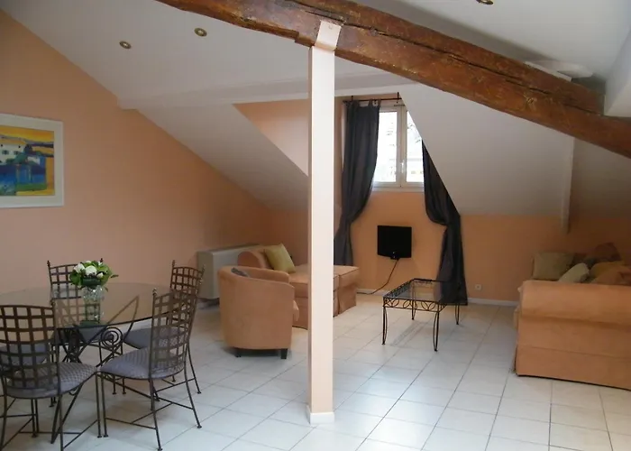 Cannes Holiday Suites