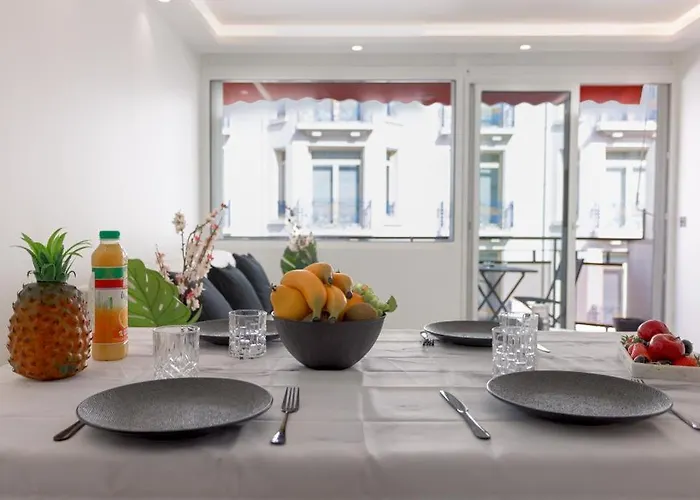 Lunique Maubourg - Next Hotel Martinez - Terrasse