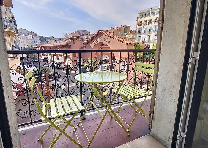 Studio With View On Marche Forville For 2 128