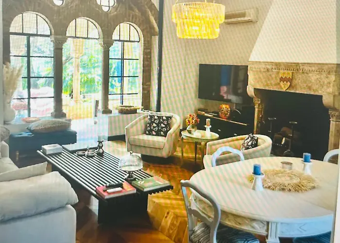 Charming Appartement In A Manor In Cannes