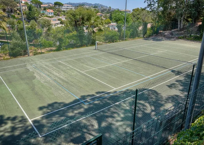 Moha - Piscine - Tennis - Parking - Vca
