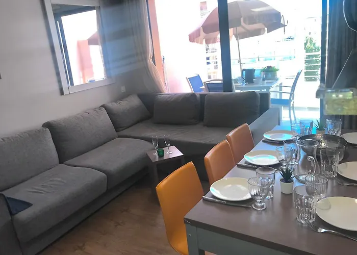 SOPHIES HOMES FÉLIBRIGES BEACH&PALAIS des FESTIVALS