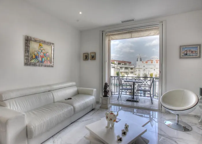 La Croisette Elegant Studio Avec Balcon Et Vue Mer Apercu