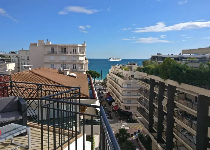 Nice Apartment Last Floor With Terrace And Clear View On The Sea