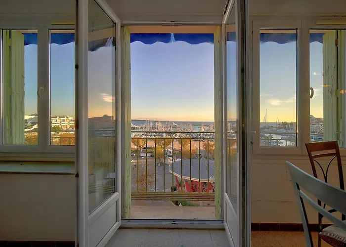 Spacieux 2 Pieces Vue Panoramique Sur Port De Cannes A1B47