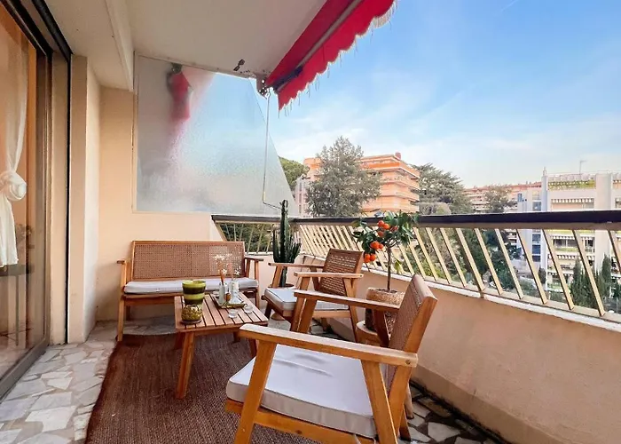 Bel Appartement Tres Bien Situe Cannes Croisette