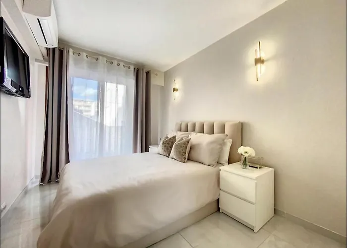 Modern Flat Cannes Center