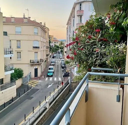 Modern Apartment In Cannes