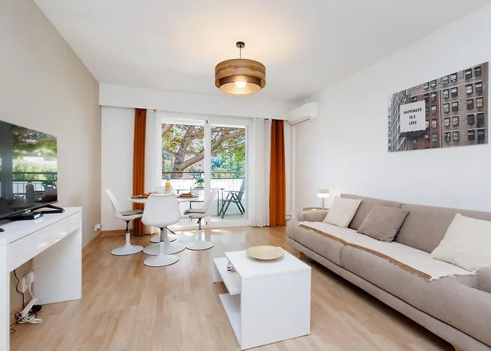 Studio Tres Spacieux Et Design Le Bella Climatise